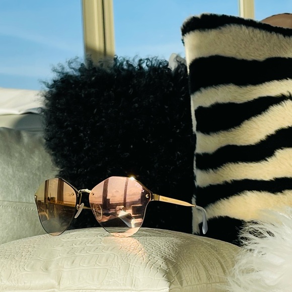 PRADA Butterfly Sunglasses - Gold Frames w/ Brown to Smoke GRADIENT Oversized - Picture 5 of 17